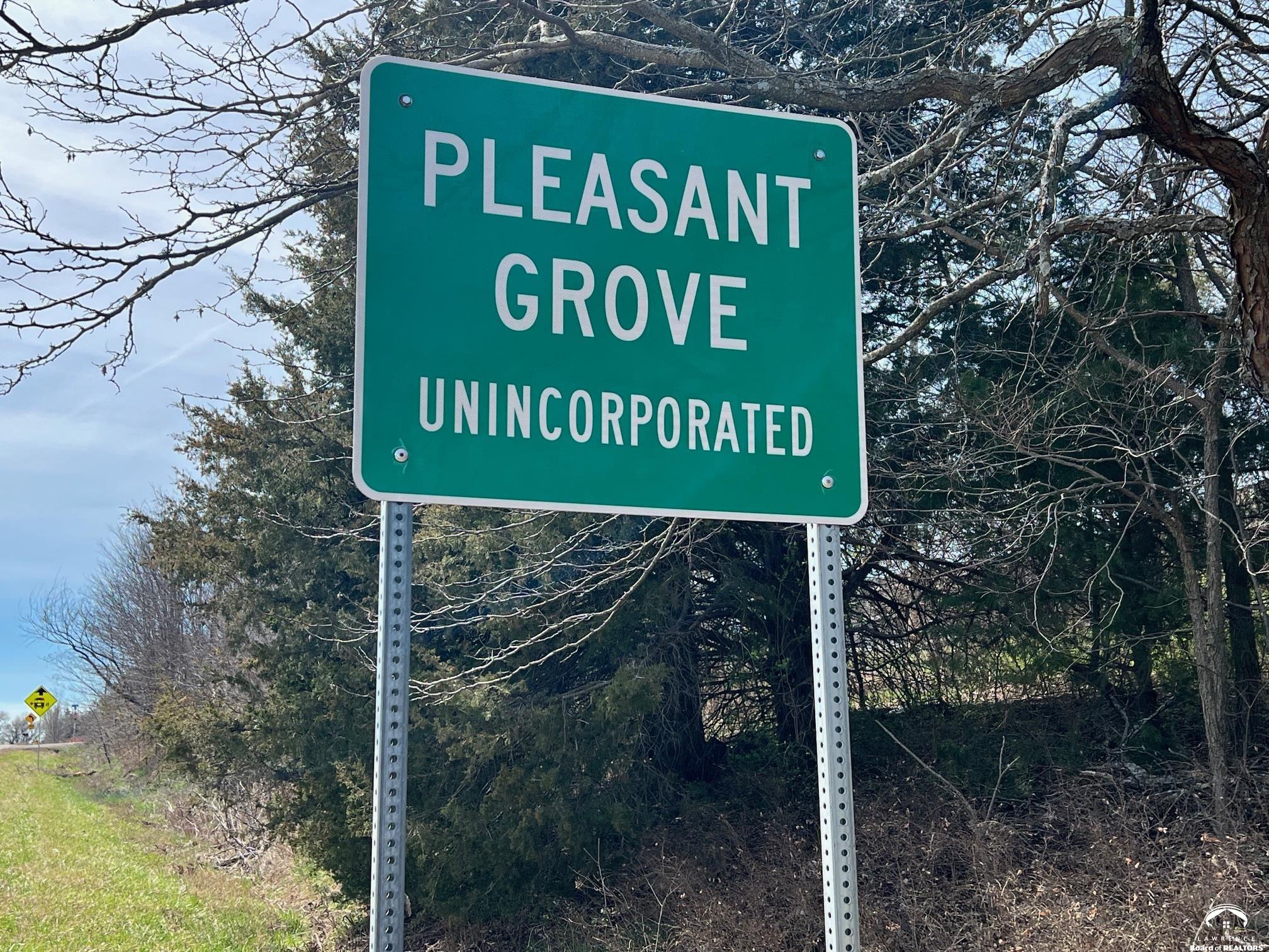 797 East 1217th Road Lawrence, KS 66047 - Photo 7 of 98