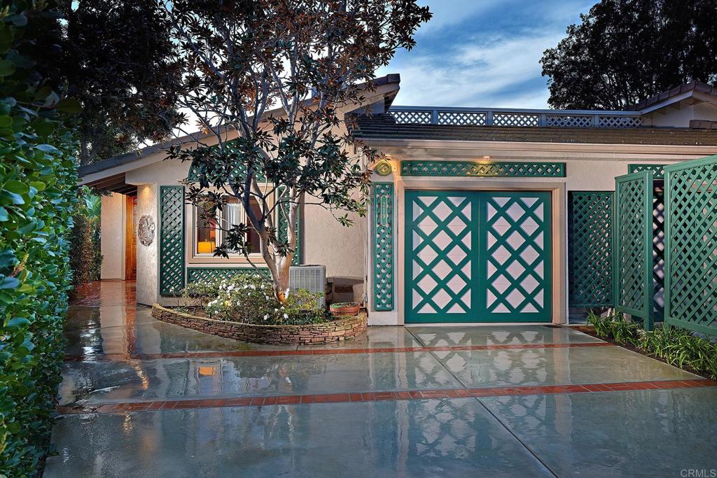 219 Calle De Sereno Encinitas, CA 92024 - Photo 13 of 43 front view of a house