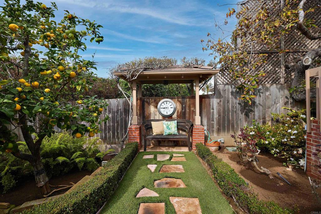 219 Calle De Sereno Encinitas, CA 92024 - Photo 39 of 43