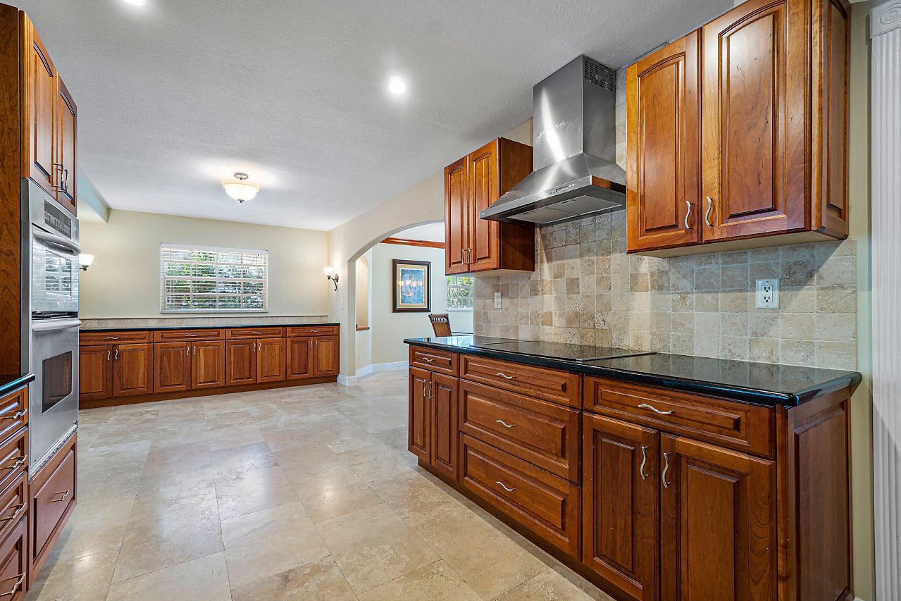 987 Southwest 13th Place Boca Raton, FL 33486 - Photo 8 of 39 030-987SW13thPl-BocaRaton-FL-small