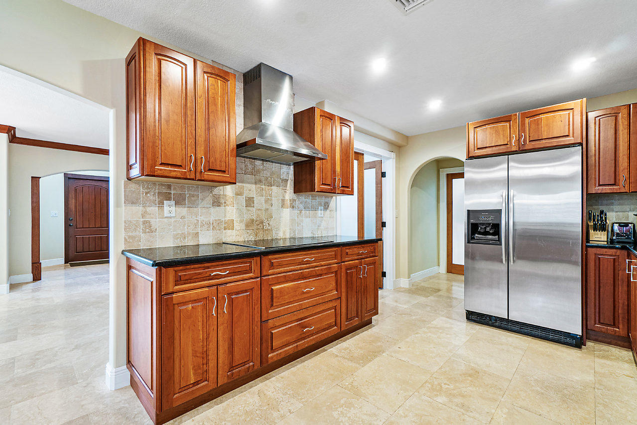 987 Southwest 13th Place Boca Raton, FL 33486 - Photo 9 of 39 023-987SW13thPl-BocaRaton-FL-small