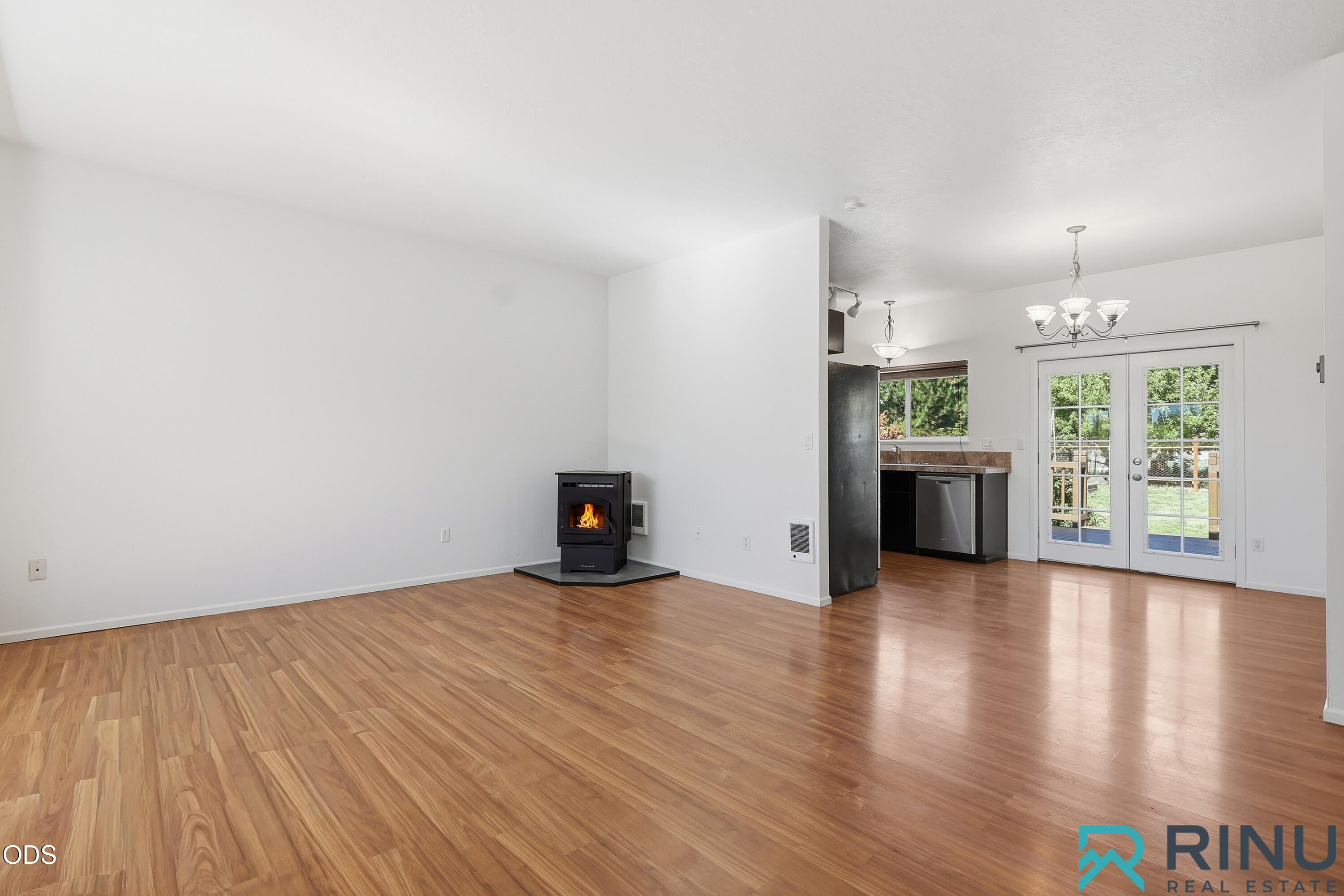 1810 Southwest 27th Street Redmond, OR 97756 - Photo 7 of 53