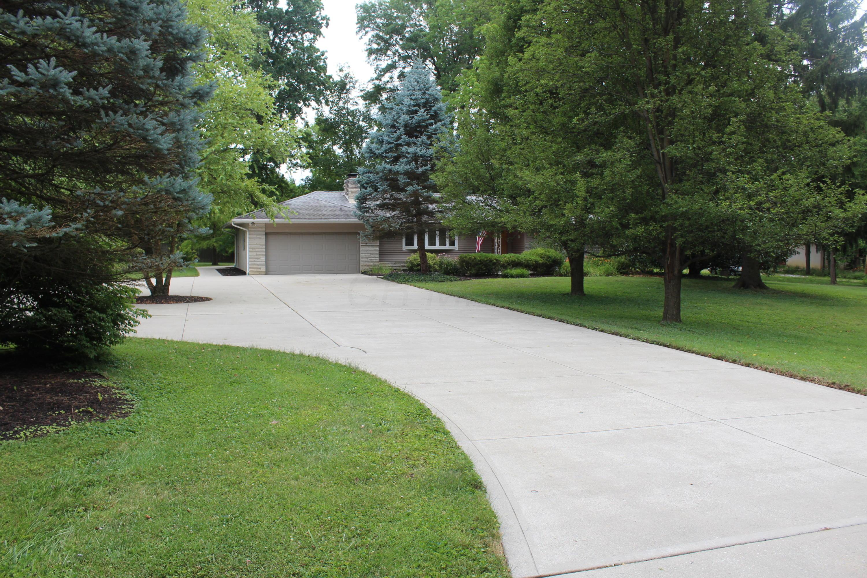 61 Pocono Road Columbus, OH 43235 - Photo 12 of 26