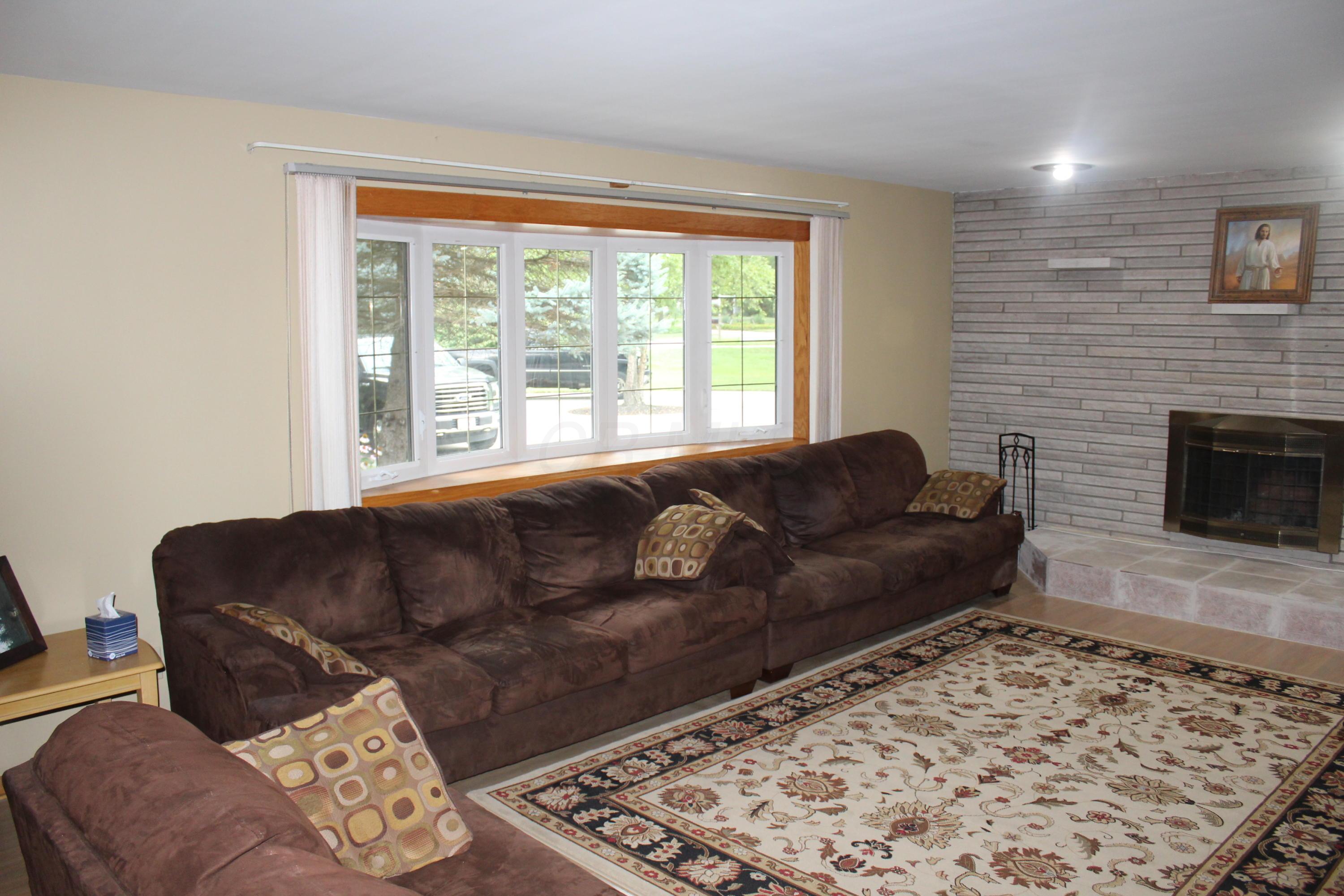 61 Pocono Road Columbus, OH 43235 - Photo 4 of 26