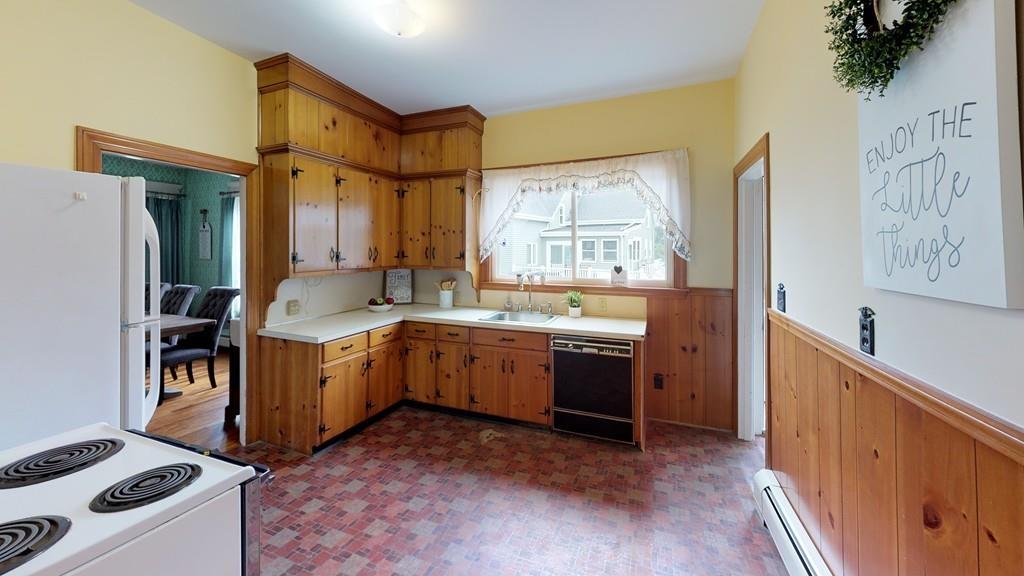 61 Spring Street Fairhaven, MA 02719 - Photo 5 of 13 Gallery Image 5
