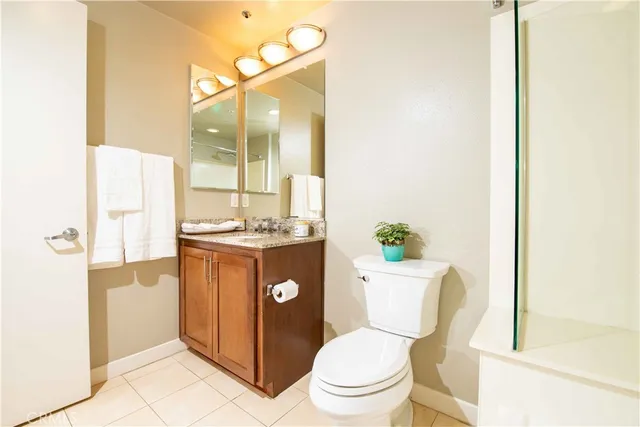 $635,000 | 21301 Erwin Street, Unit 237, Woodland Hills, CA 91367