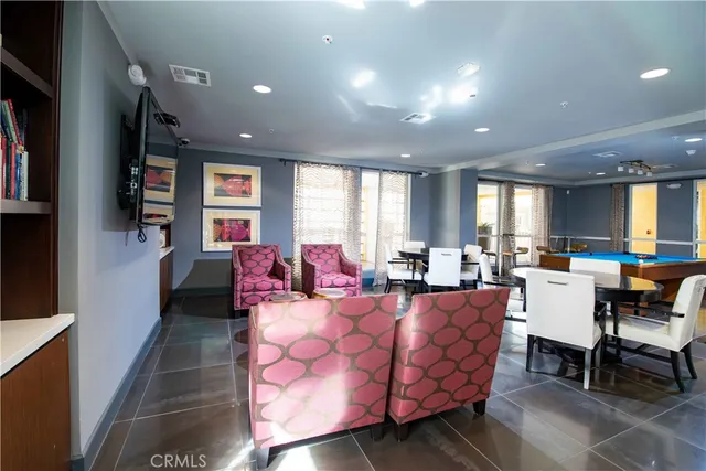 $635,000 | 21301 Erwin Street, Unit 237, Woodland Hills, CA 91367