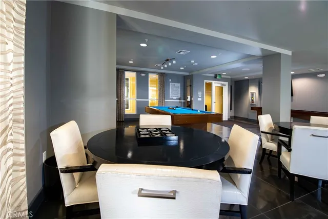 $635,000 | 21301 Erwin Street, Unit 237, Woodland Hills, CA 91367