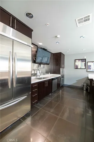 $635,000 | 21301 Erwin Street, Unit 237, Woodland Hills, CA 91367