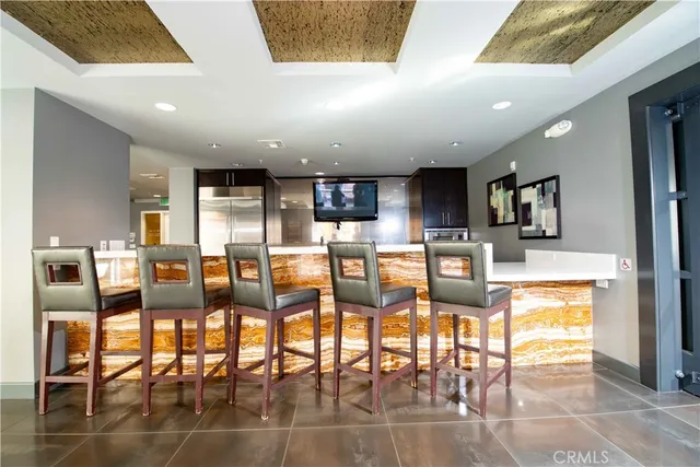 $635,000 | 21301 Erwin Street, Unit 237, Woodland Hills, CA 91367