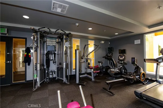 $635,000 | 21301 Erwin Street, Unit 237, Woodland Hills, CA 91367