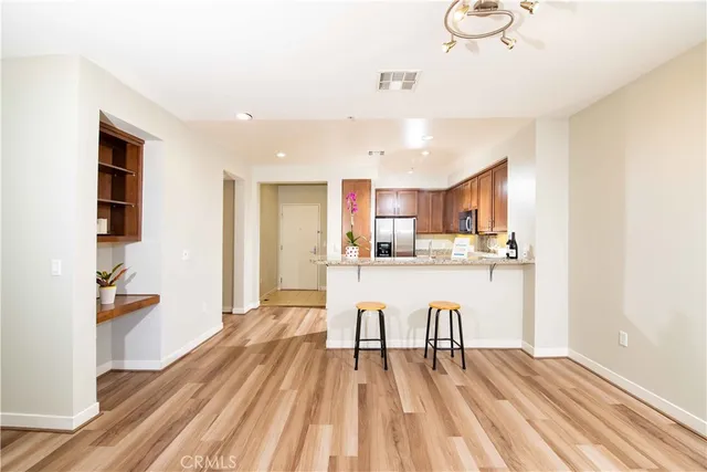 $635,000 | 21301 Erwin Street, Unit 237, Woodland Hills, CA 91367