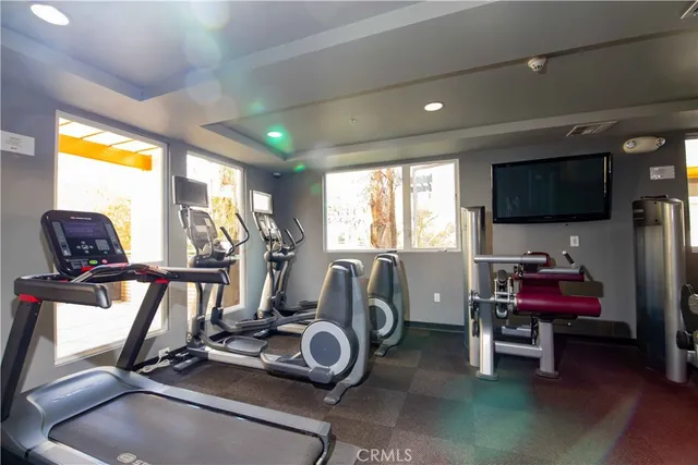 $635,000 | 21301 Erwin Street, Unit 237, Woodland Hills, CA 91367