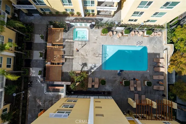 $635,000 | 21301 Erwin Street, Unit 237, Woodland Hills, CA 91367