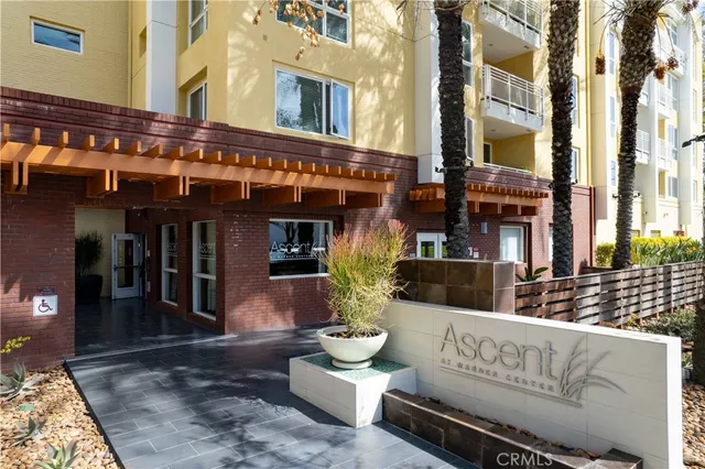 $635,000 | 21301 Erwin Street, Unit 237, Woodland Hills, CA 91367