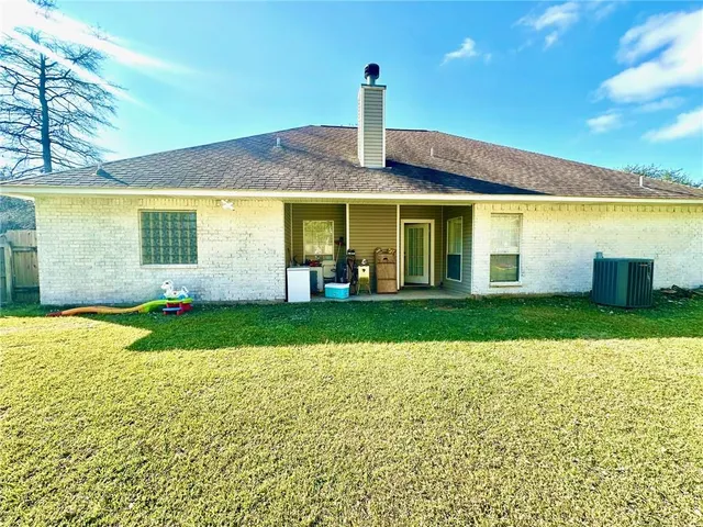 $320,000 | 112 Oak Run Trail, Ball, LA 71405