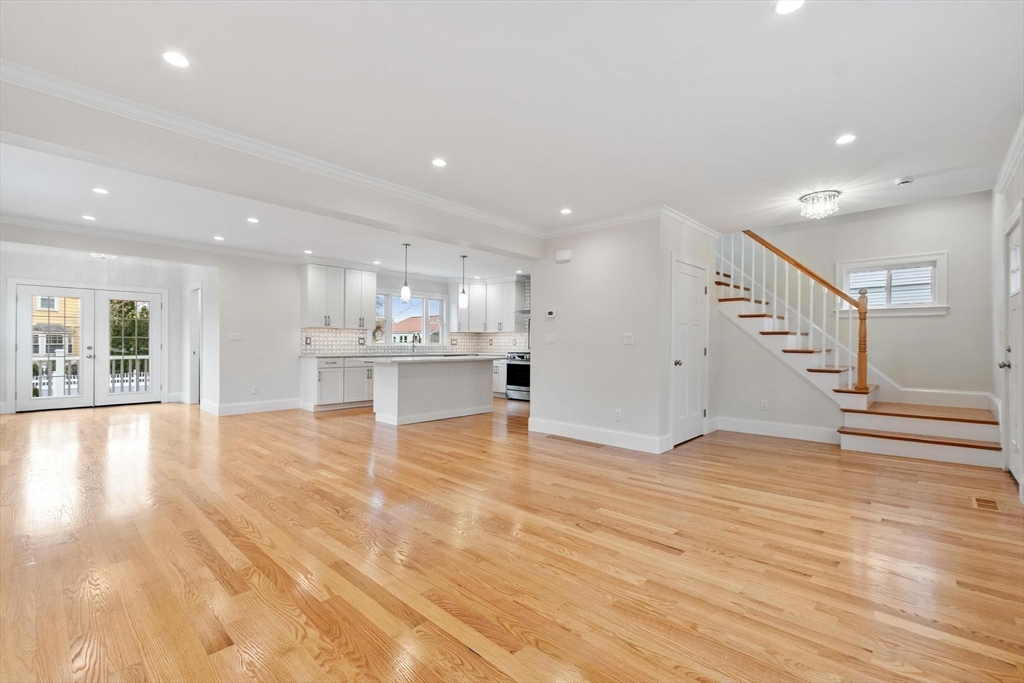 329 Warren Street Waltham, MA 02453 - Photo 6 of 23