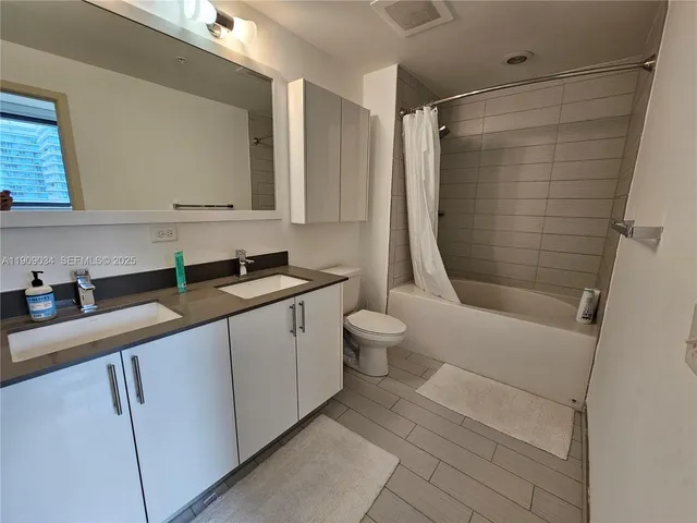 $4,100 | 999 Southwest 1st Avenue, Unit 3004, Miami, FL 33130