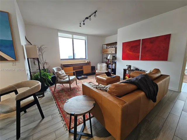 $4,100 | 999 Southwest 1st Avenue, Unit 3004, Miami, FL 33130