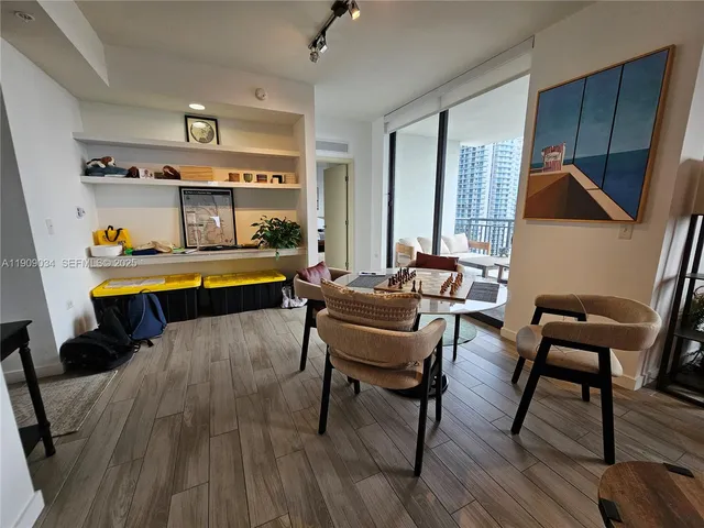 $4,100 | 999 Southwest 1st Avenue, Unit 3004, Miami, FL 33130