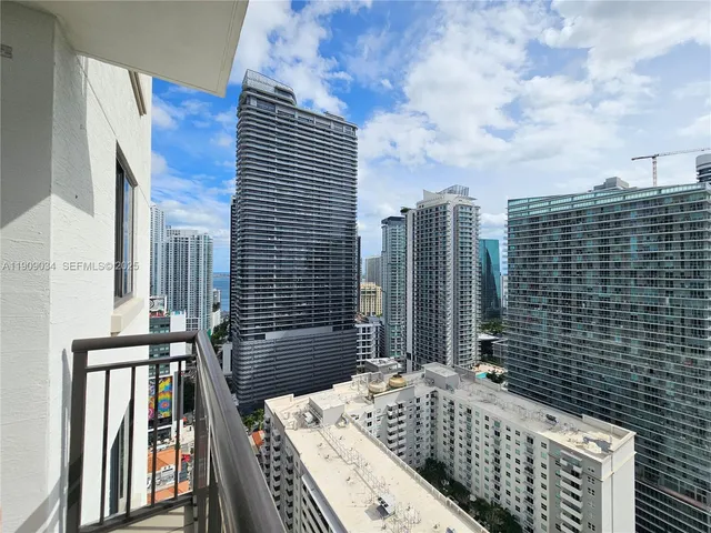 $4,100 | 999 Southwest 1st Avenue, Unit 3004, Miami, FL 33130