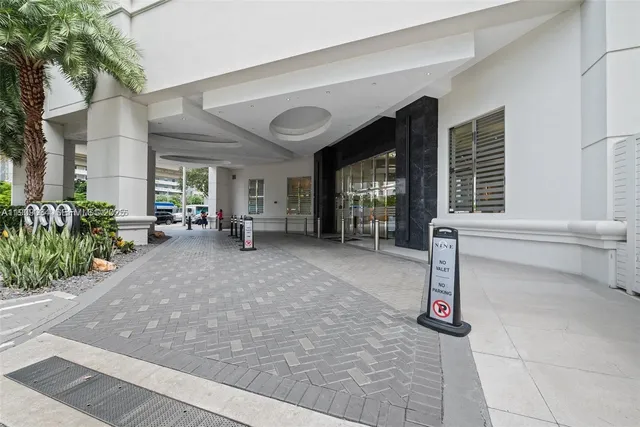 $4,100 | 999 Southwest 1st Avenue, Unit 3004, Miami, FL 33130