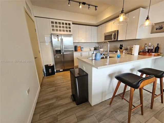 $4,100 | 999 Southwest 1st Avenue, Unit 3004, Miami, FL 33130