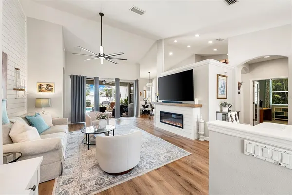 $599,900 | 6750 64th Terrace East, Bradenton, FL 34203