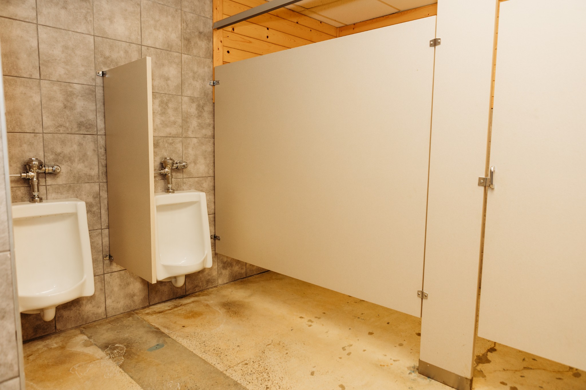817 Interstate Drive Manchester, TN 37355 - Photo 24 of 38 a bathroom with a sink and toilet