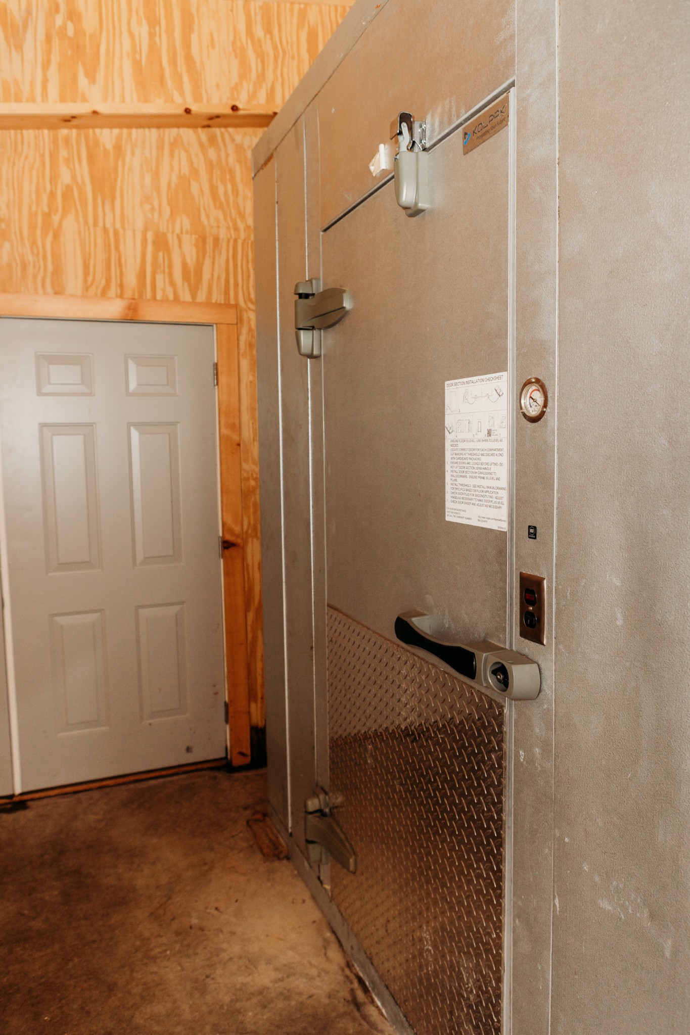 817 Interstate Drive Manchester, TN 37355 - Photo 25 of 38 a view of a bathroom