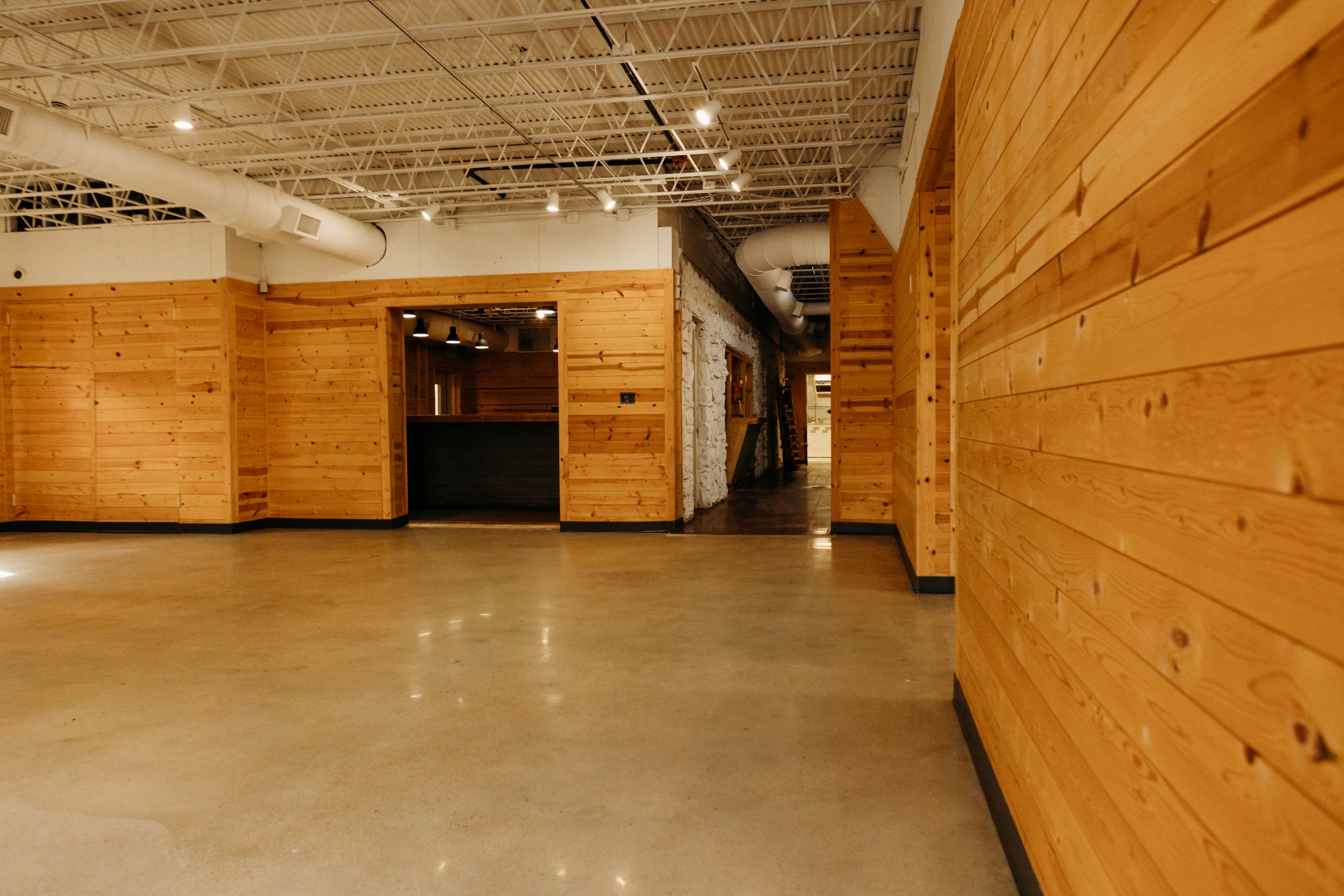 817 Interstate Drive Manchester, TN 37355 - Photo 3 of 38 a view of a garage