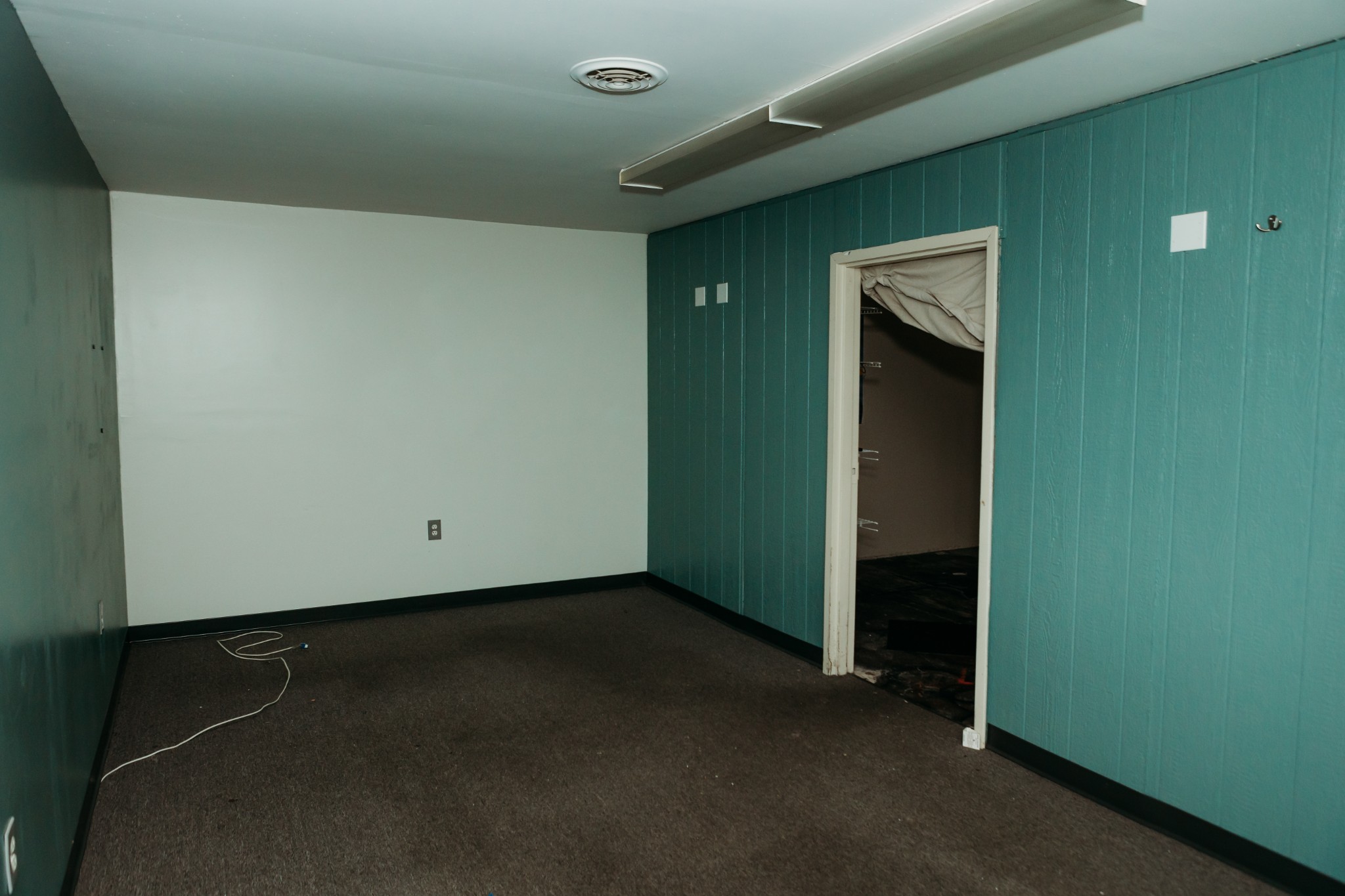 817 Interstate Drive Manchester, TN 37355 - Photo 32 of 38 a view of an empty room