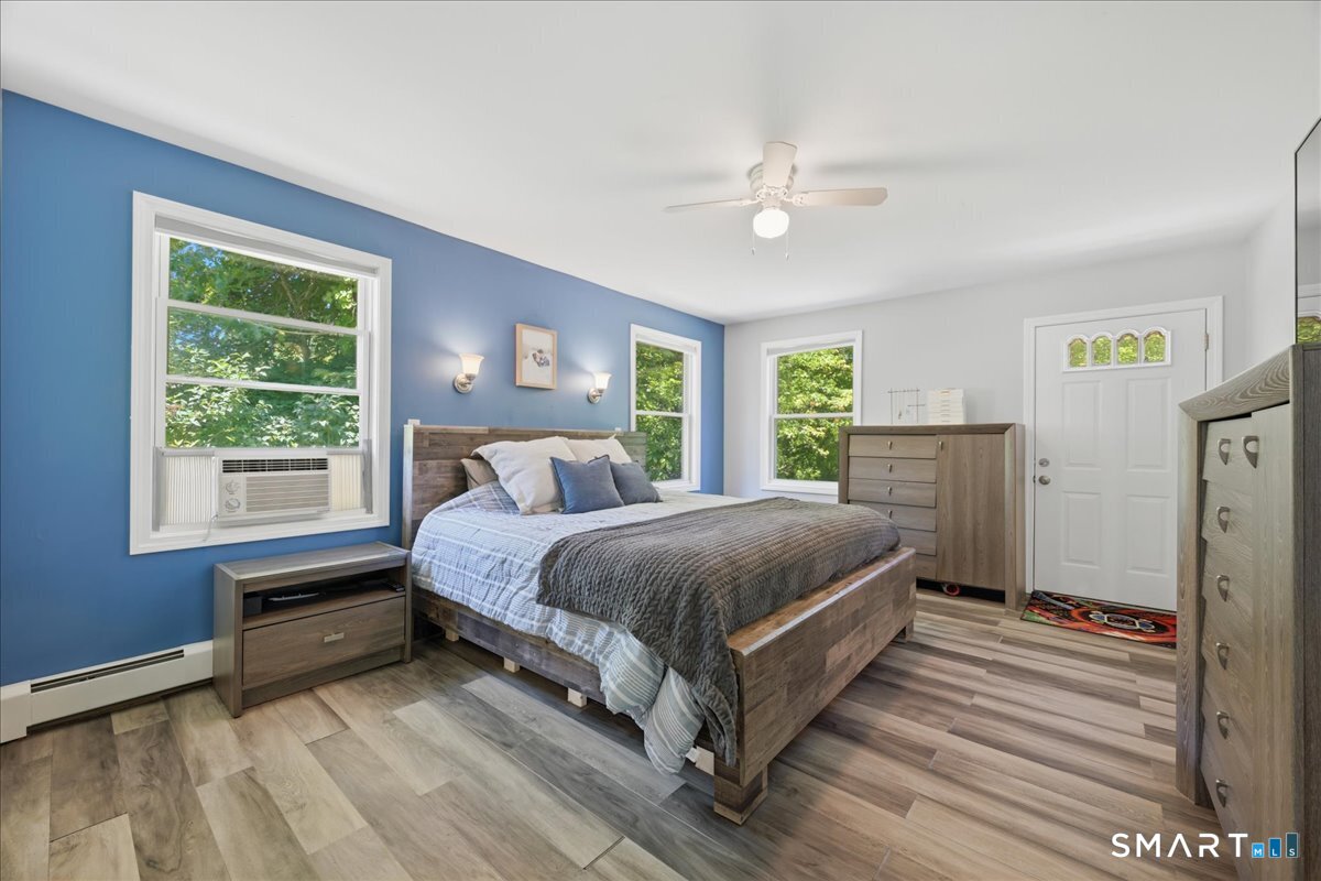 860 Long Cove Road Ledyard, CT 06335 - Photo 16 of 38