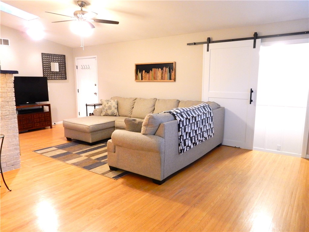 26 Williamsburg Road Henrietta, NY 14534 - Photo 2 of 26