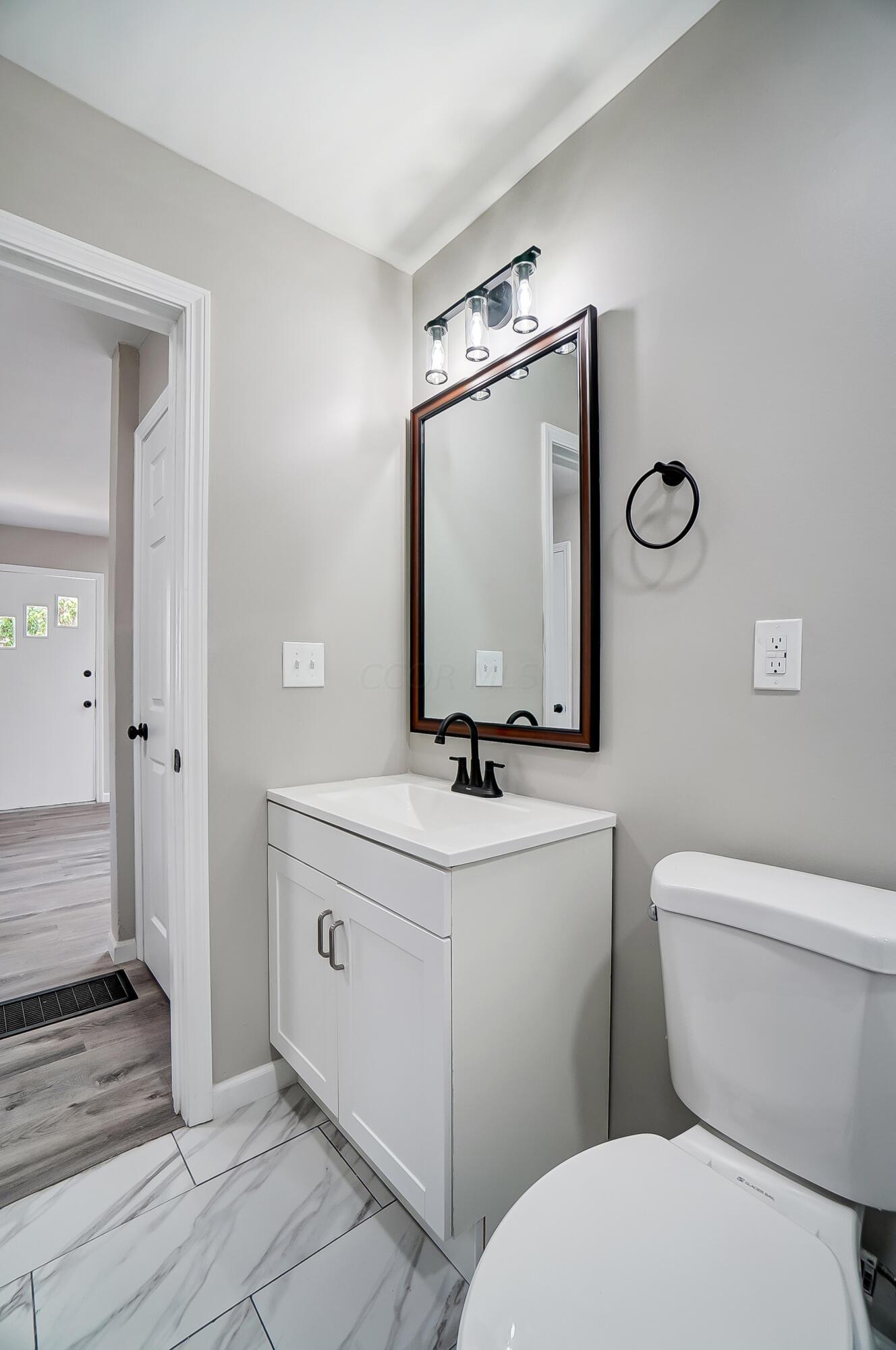1925 Ferris Road Columbus, OH 43224 - Photo 23 of 45 032