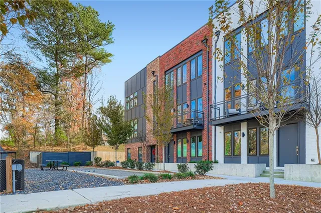 $4,300 | 1251 Chelsea Circle Northwest, Atlanta, GA 30318