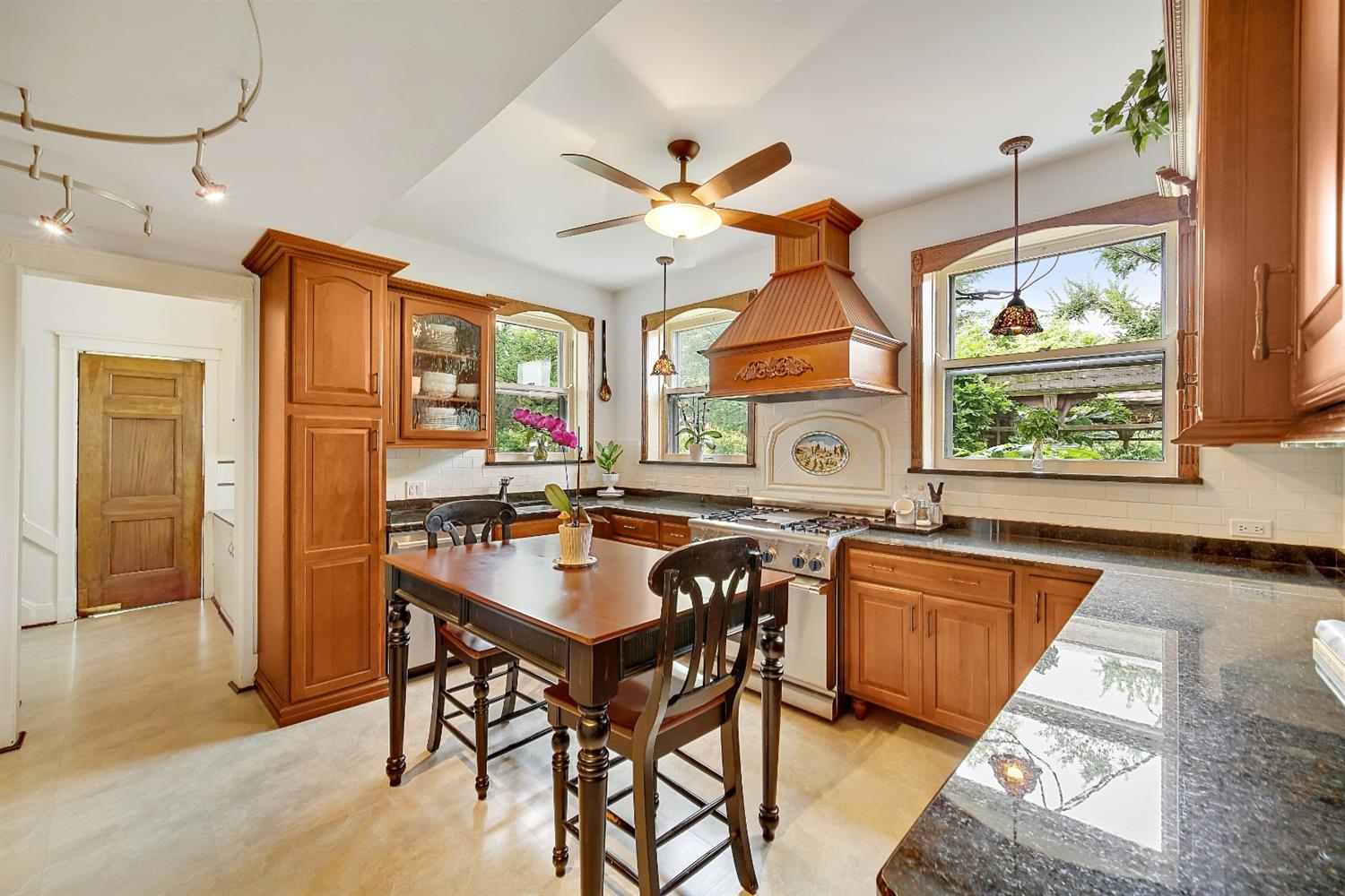 18 Glendale Park Hammond, IN 46320 - Photo 13 of 46 1500x1000