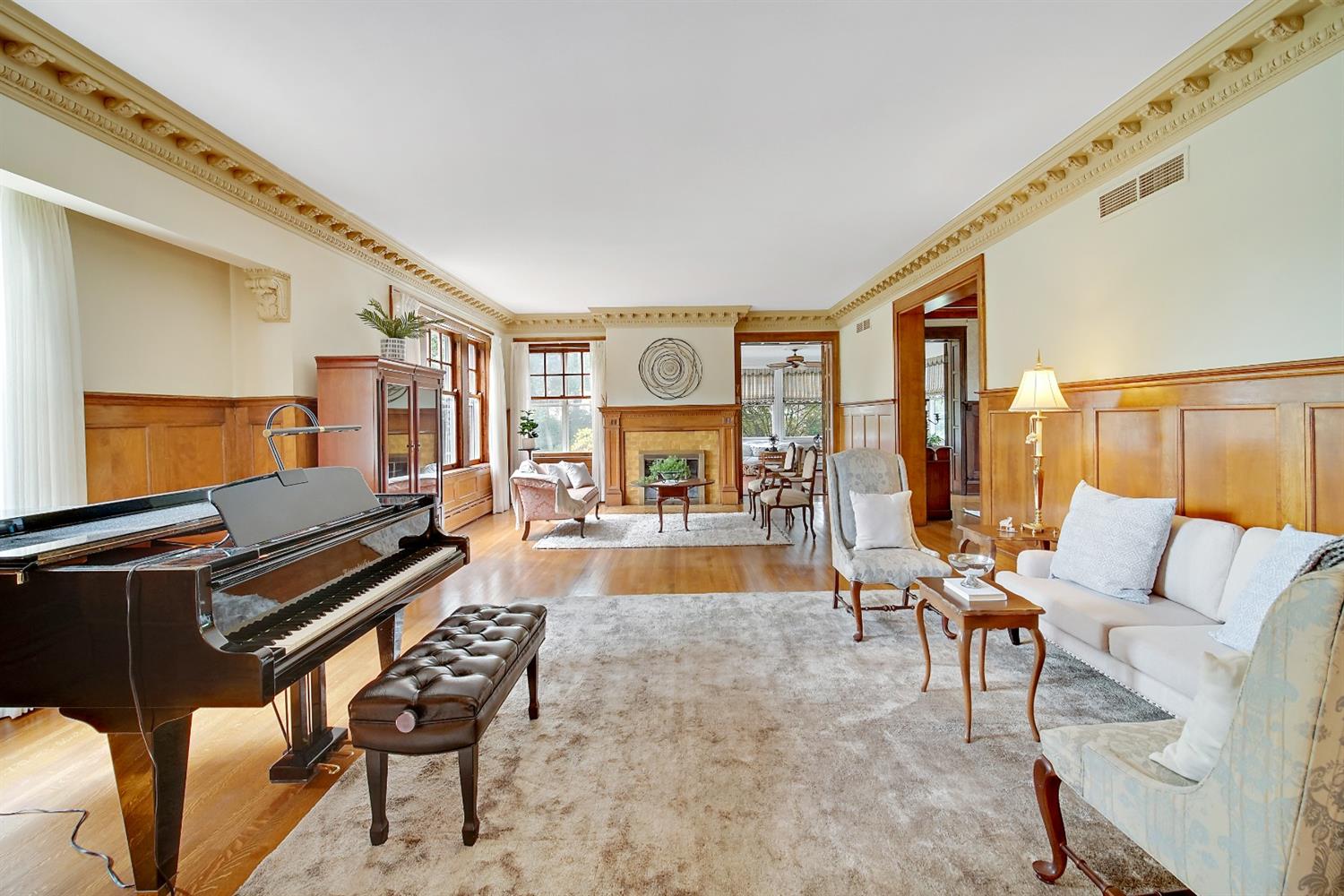 18 Glendale Park Hammond, IN 46320 - Photo 8 of 46 1500x1000