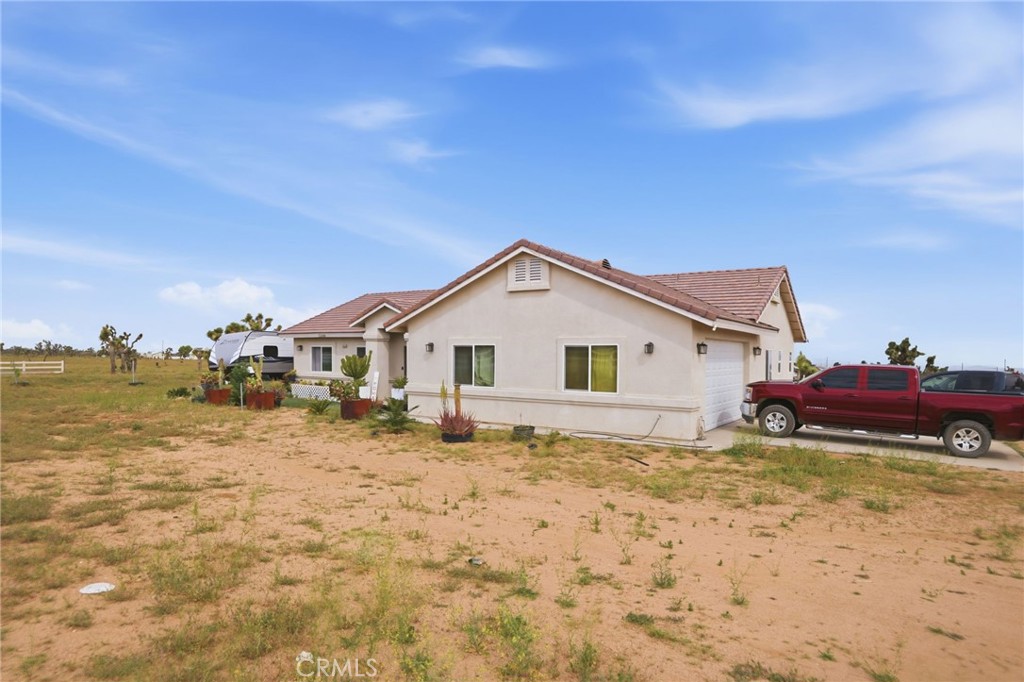 7180 Solano Road Phelan, CA 92371 - Photo 3 of 37