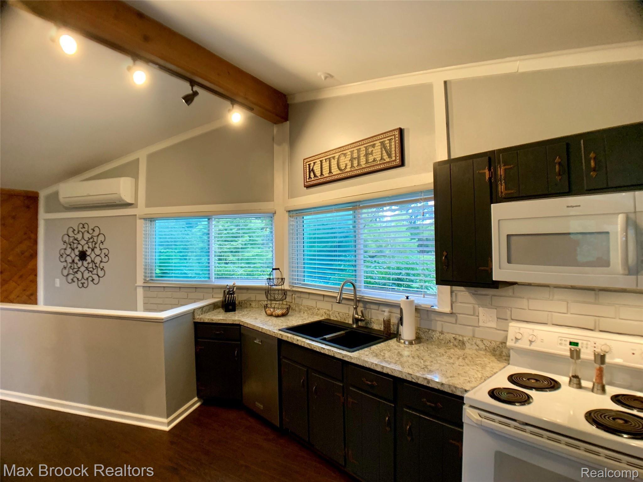 7751 Farley Road Pinckney, MI 48169 - Photo 49 of 55 6361E4CE-CAAC-4BD5-A553-181C25FB4750.jpeg