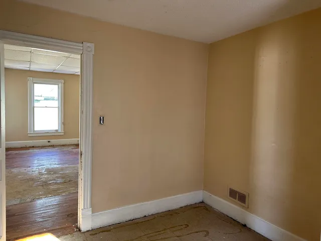 $75,000 | 1109 South Carroll Avenue, Freeport, IL 61032