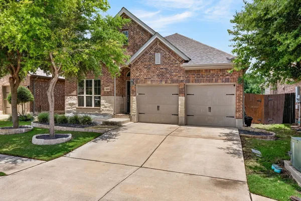 $2,300 | 209 Lacey Oak Loop, San Marcos, TX 78666