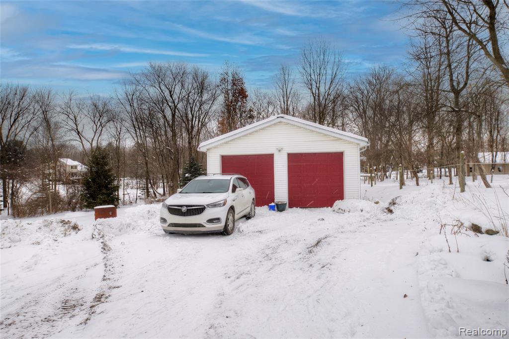 2168 Lake George Road Leonard, MI 48367 - Photo 7 of 54