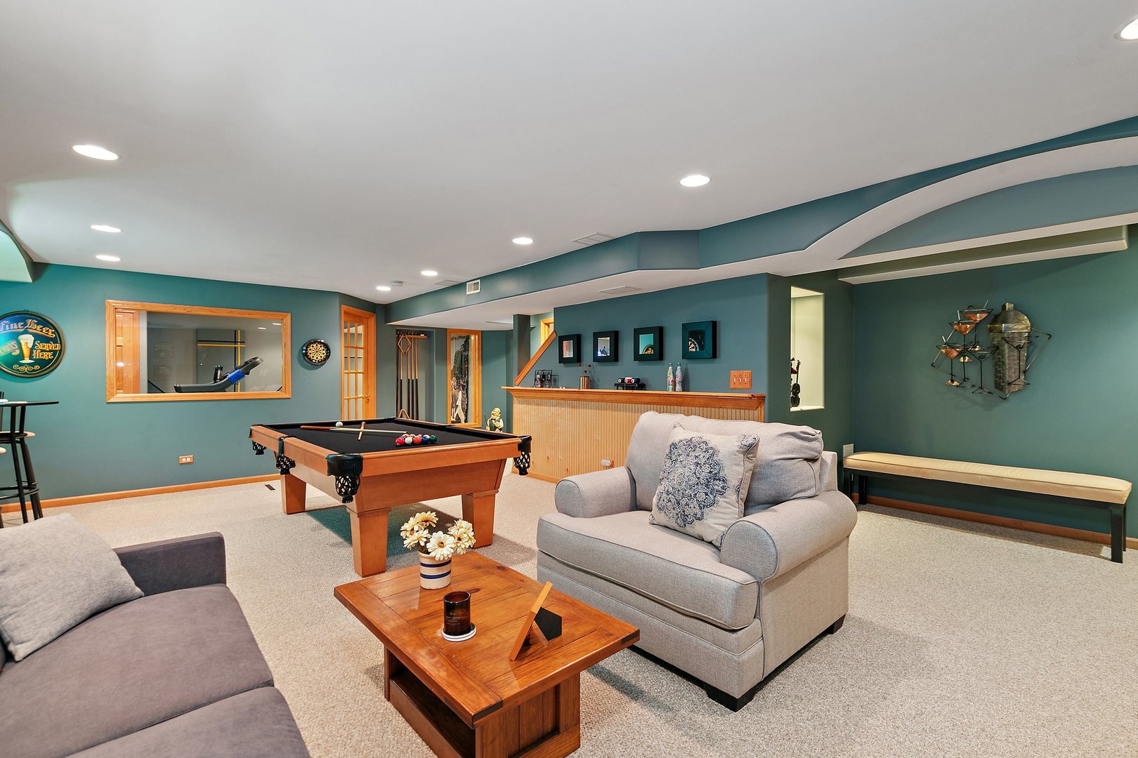 3908 Farmstead Road Carpentersville, IL 60110 - Photo 27 of 47 a living room with furniture and wall paintings
