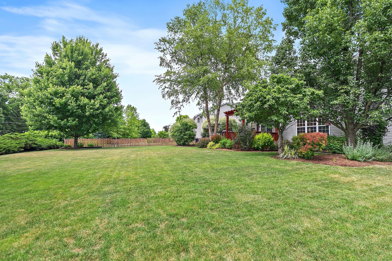 3908 Farmstead Road Carpentersville, IL 60110 - Photo 36 of 47 a view of a outdoor space