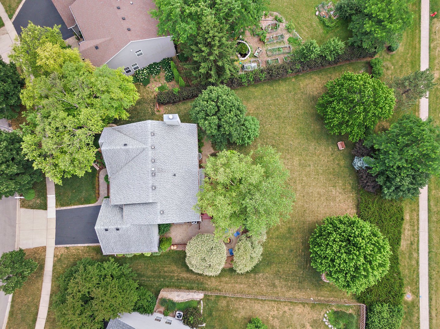 3908 Farmstead Road Carpentersville, IL 60110 - Photo 39 of 47 an aerial view of a house with outdoor space