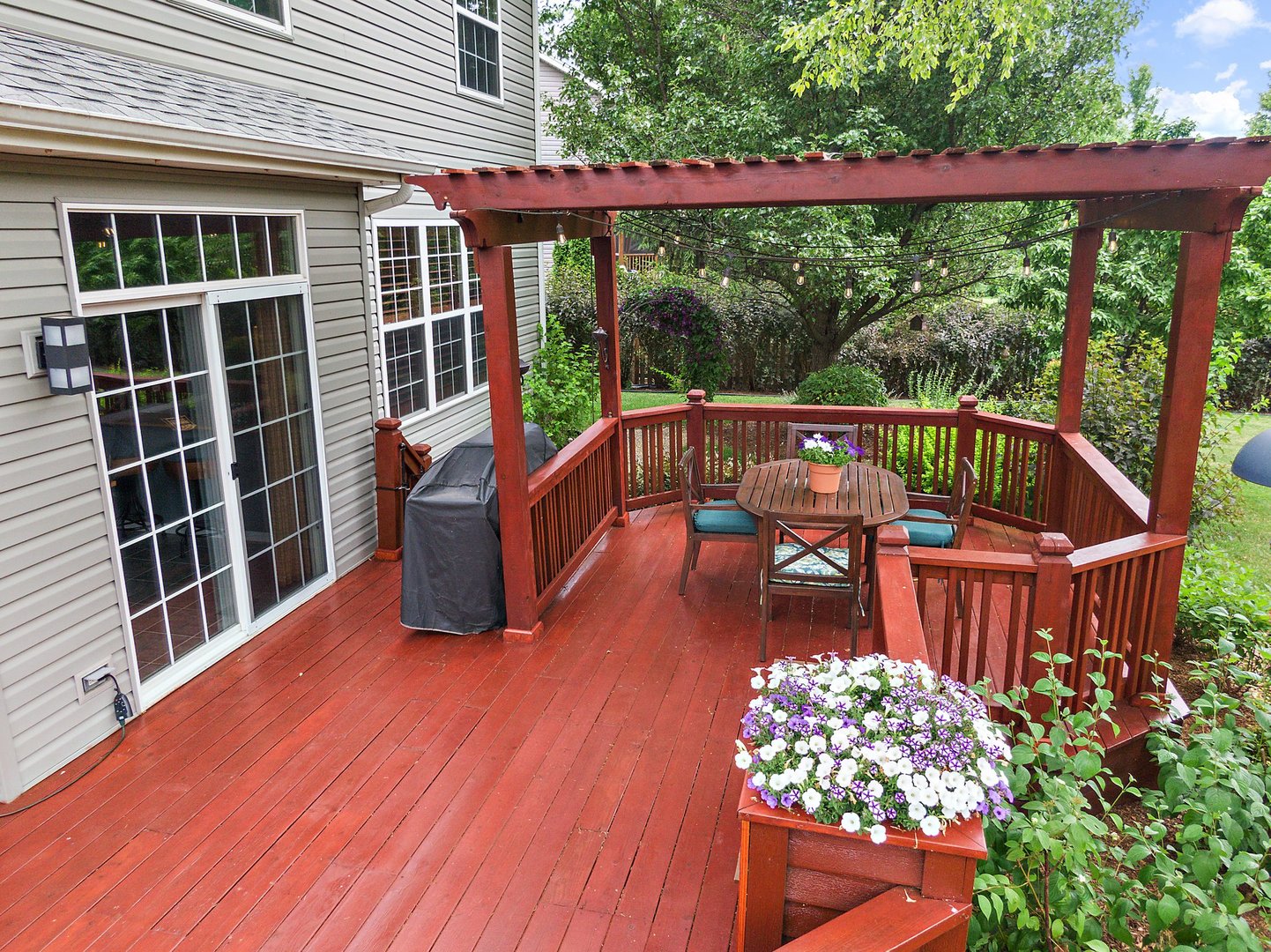 3908 Farmstead Road Carpentersville, IL 60110 - Photo 44 of 47 a view of a two chairs in the deck