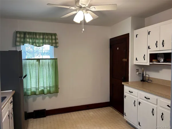 $3,500 | 517 Flint Street, Greenport, NY 11944