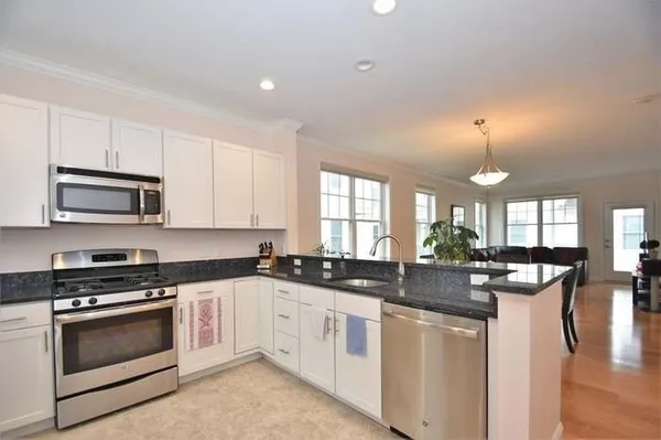 $3,900 | 855 Main Street, Unit 33, Woburn, MA 01801
