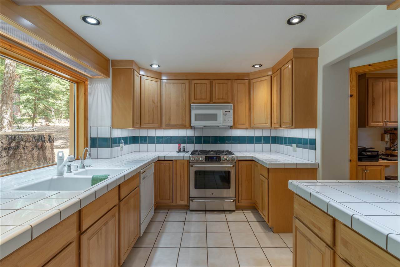 4455 North Ridge Road Carnelian Bay, CA 96140 - Photo 11 of 21 Gallery Image 11